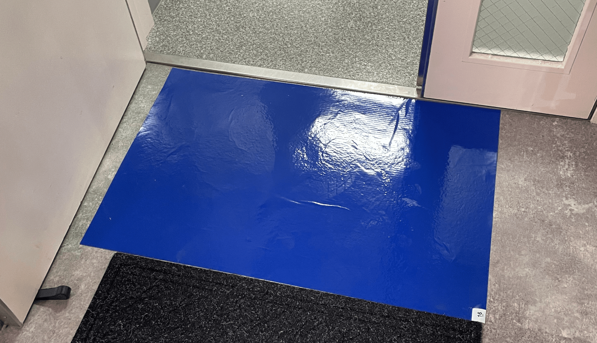 【CSC検証レポート】-粘着マット実験レポート part2-清潔のつもりが逆効果？！汚れの除去率を比較検証!新しいシートの粘着マットVS汚れたままの粘着マット